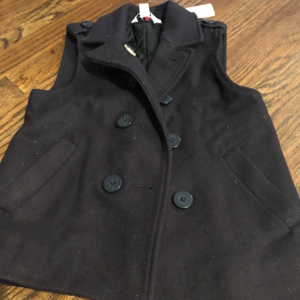 Beautiful brooks brothers vest 👦👨💻 navy S fleece